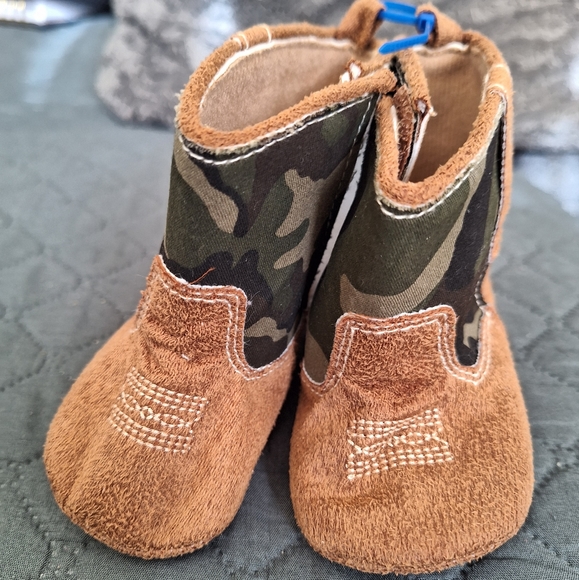 Rising Star Other - Baby Boots, size 9-12 months